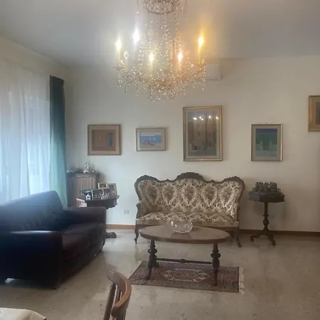 Casa Di Clara Bari